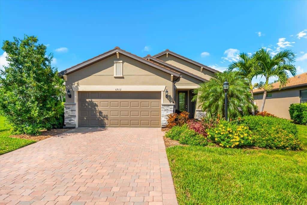 Single Family Residence in BRADENTON