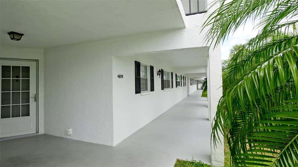 Condominium in BRADENTON