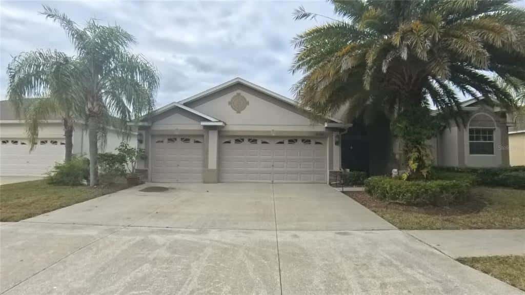 Single Family Residence in TAMPA