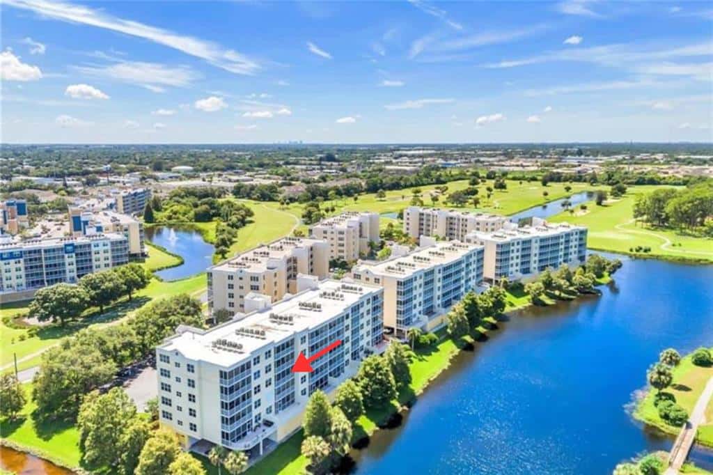 Condominium in LARGO