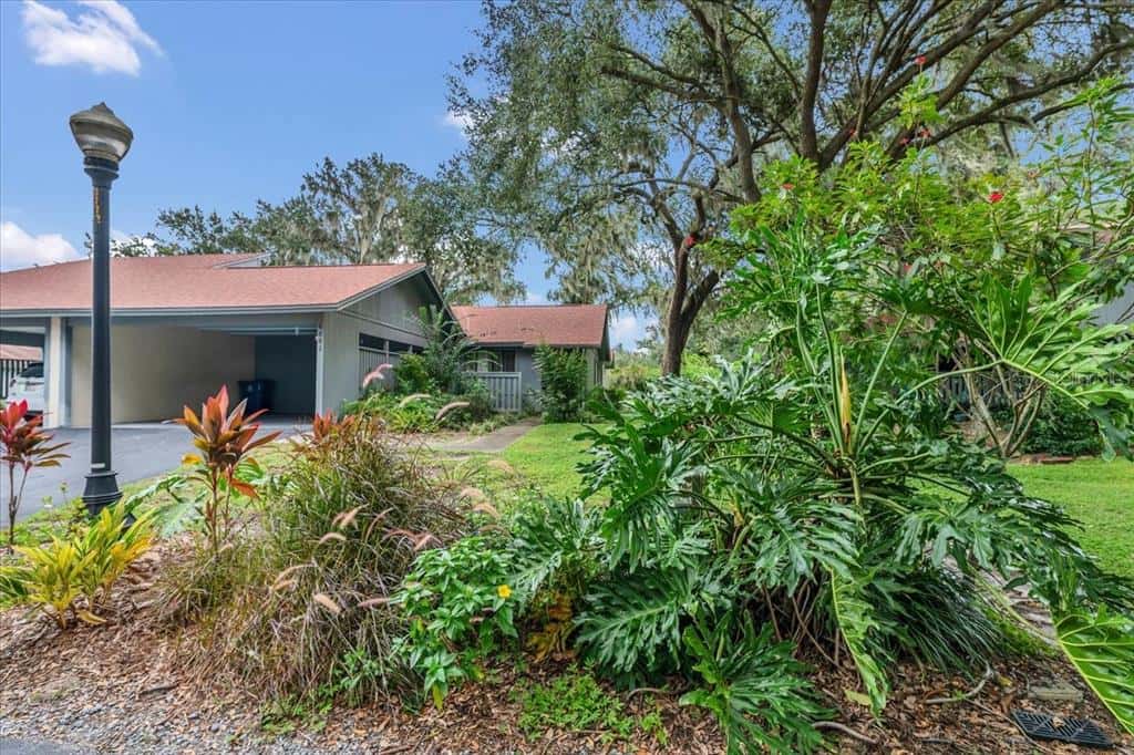 Condominium in LAKELAND