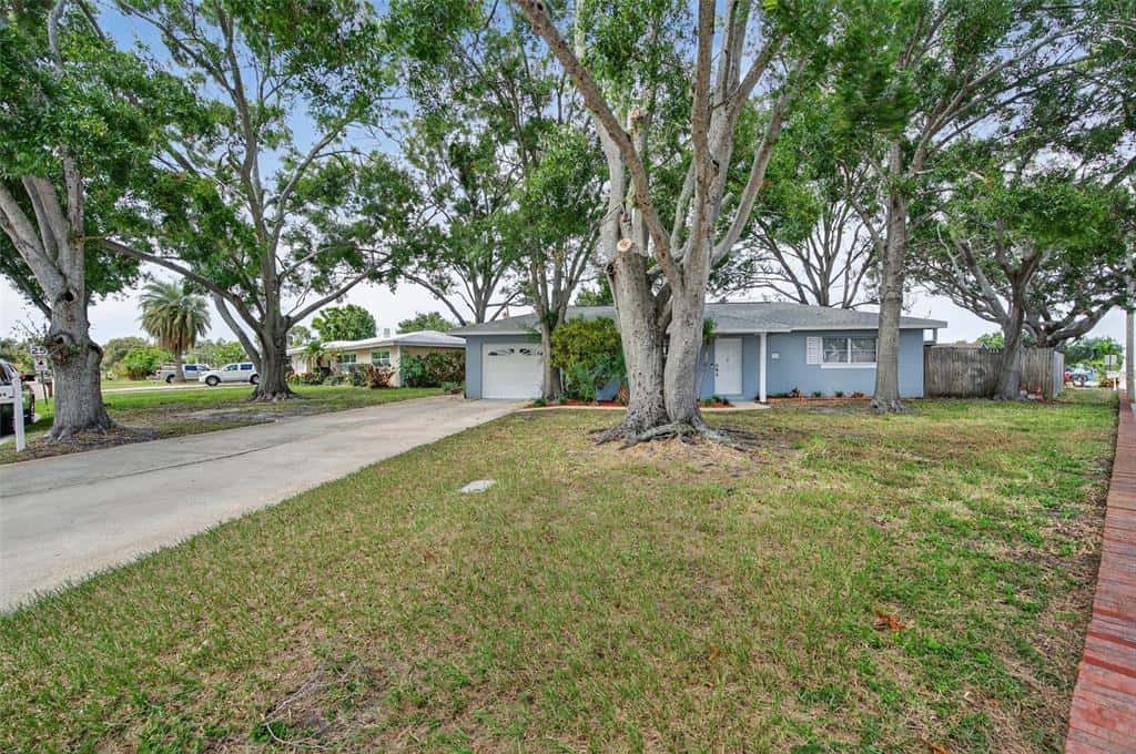 Single Family Residence in SEMINOLE