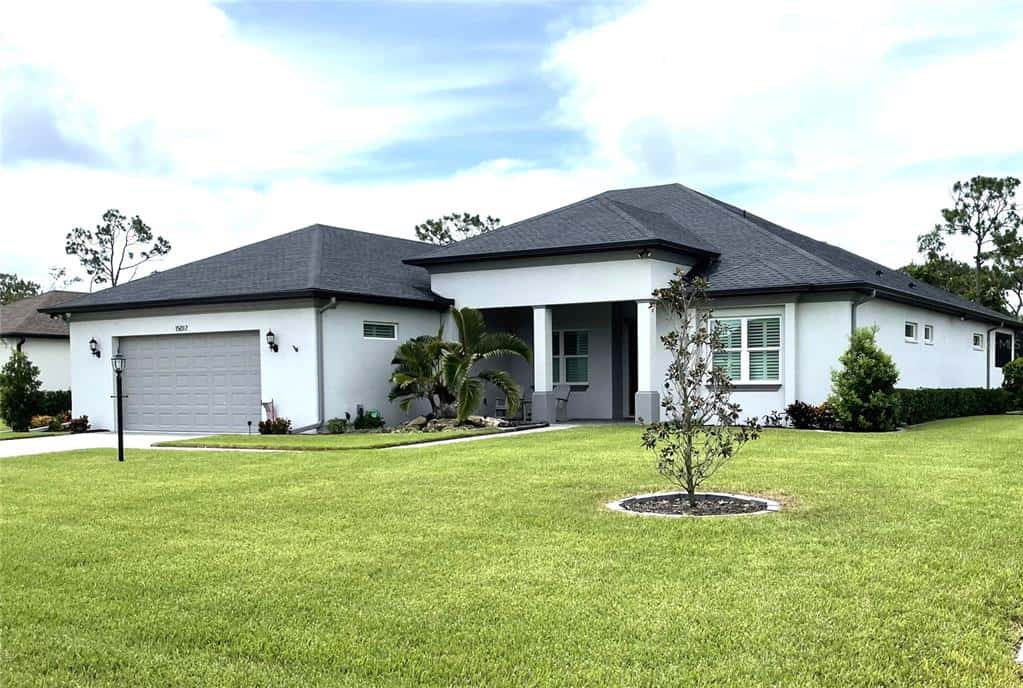 Single Family Residence in PARRISH