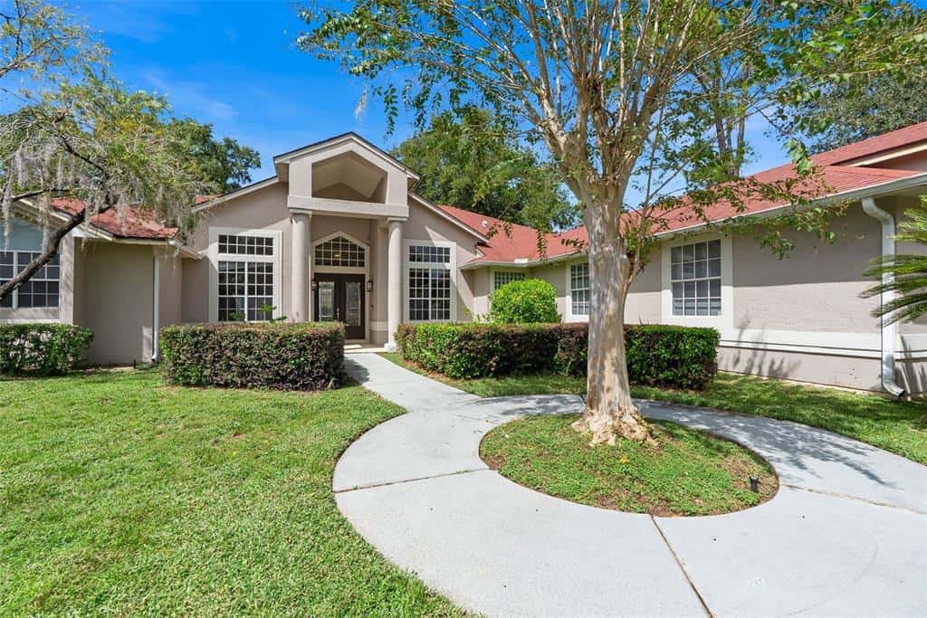 Single Family Residence in ORLANDO