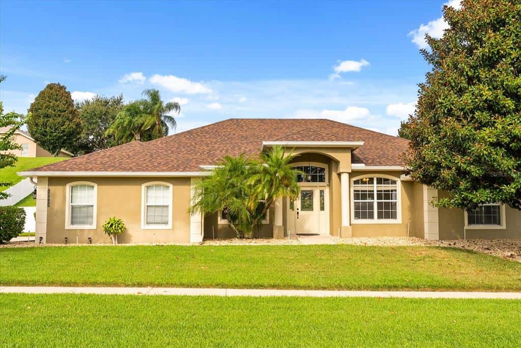 Single Family Residence in CLERMONT