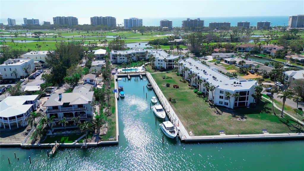 Condominium in LONGBOAT KEY