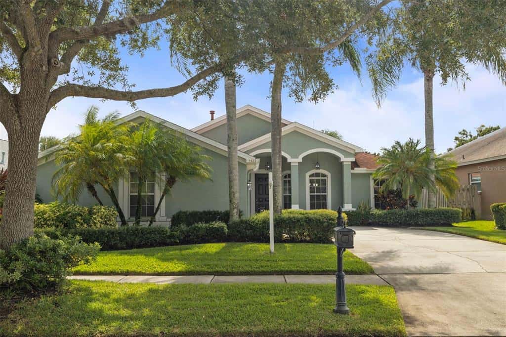 Single Family Residence in TAMPA