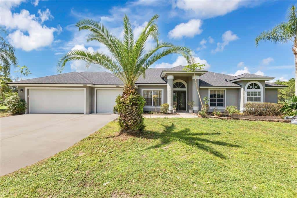 Single Family Residence in ORLANDO