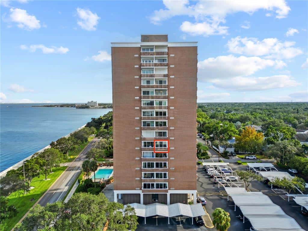 Condominium in TAMPA