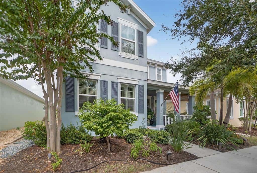 Single Family Residence in APOLLO BEACH