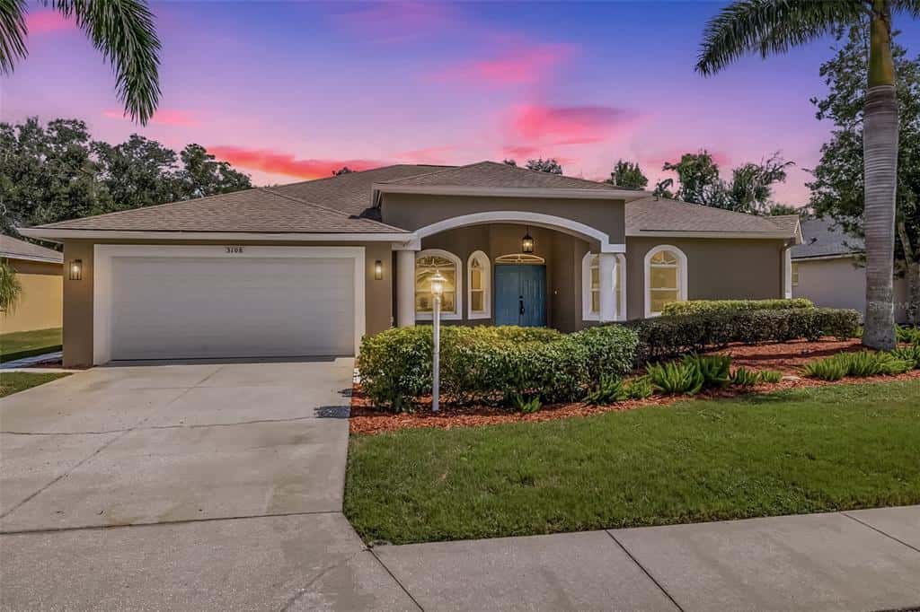 Single Family Residence in PARRISH