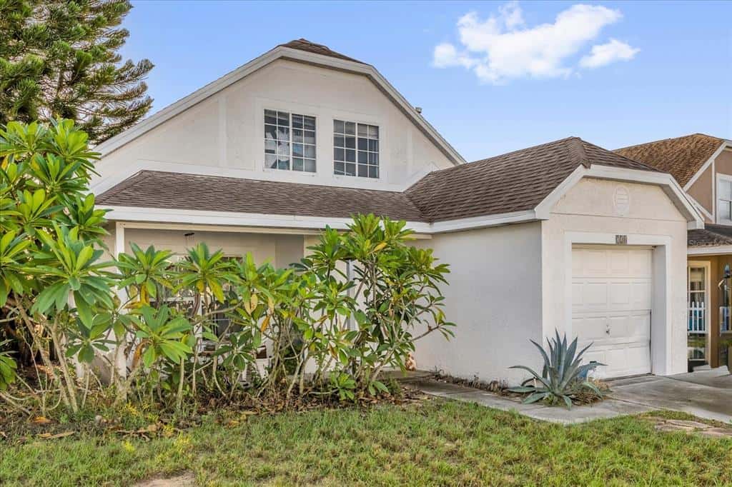 Single Family Residence in DAVENPORT