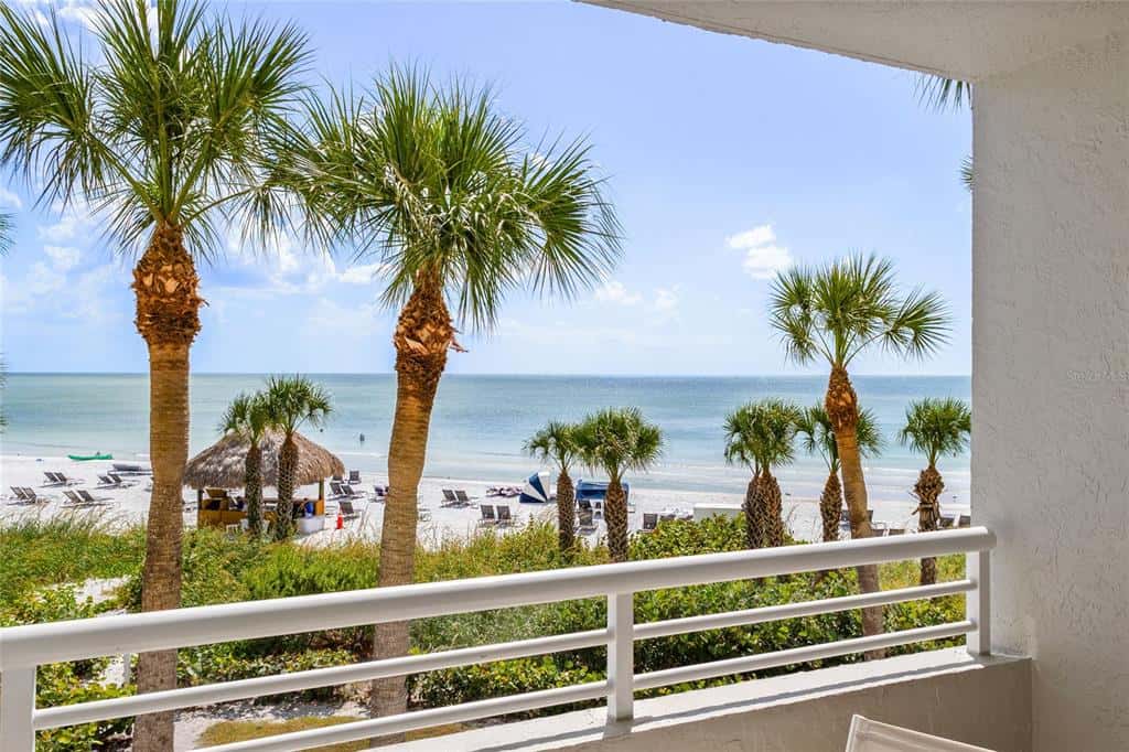 Condominium in LONGBOAT KEY
