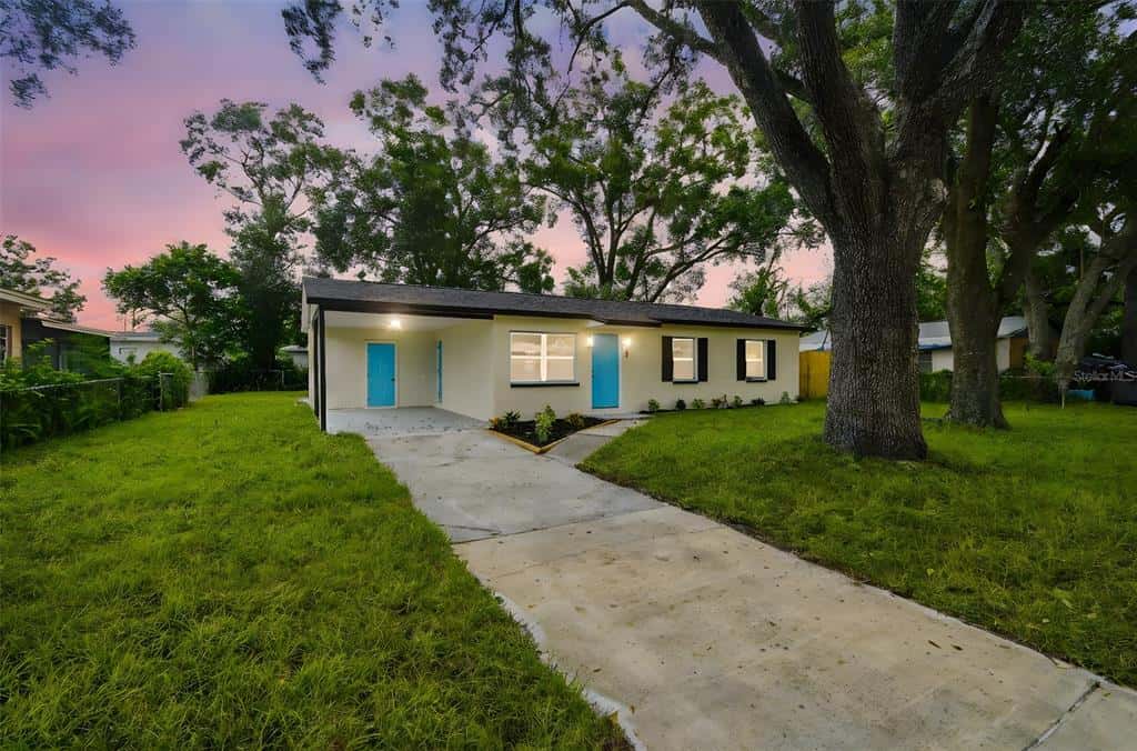 Single Family Residence in TAMPA