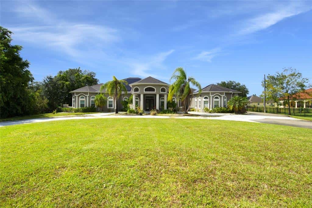 Single Family Residence in ORLANDO