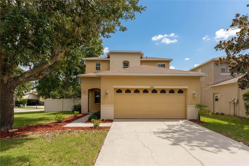 Single Family Residence in LAND O LAKES