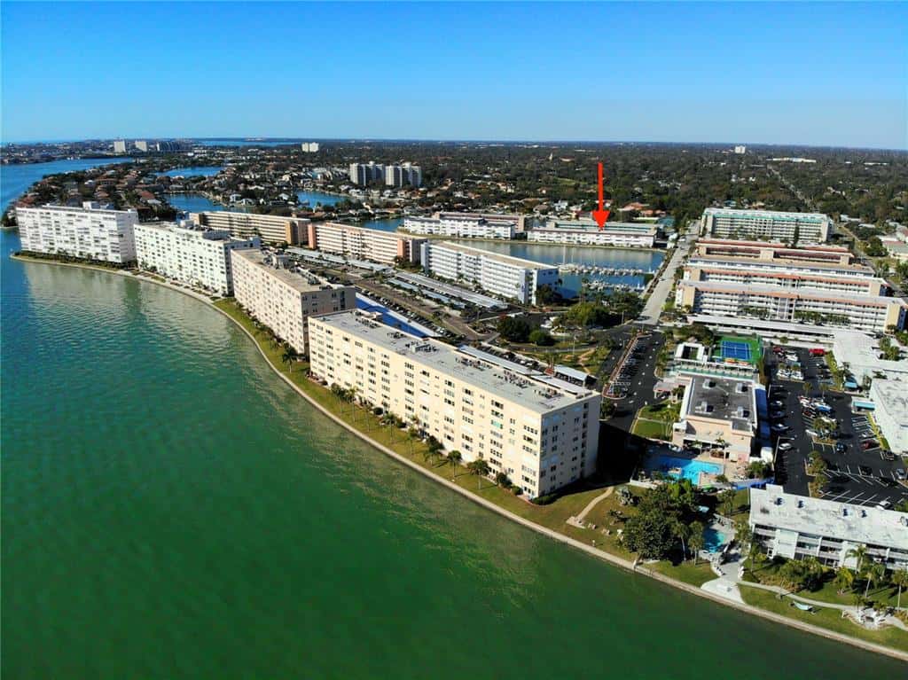 Condominium in GULFPORT