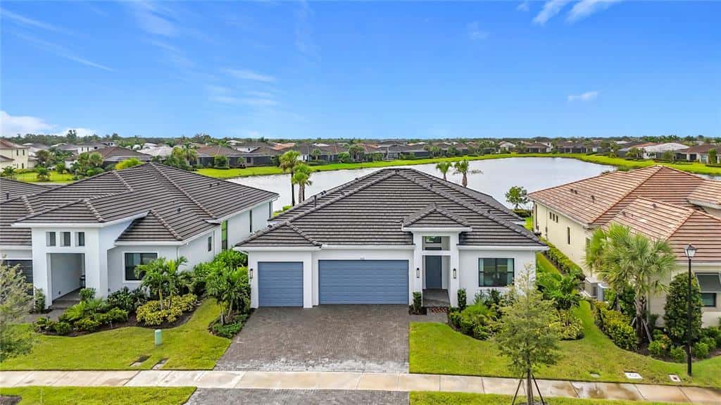 Single Family Residence in SARASOTA