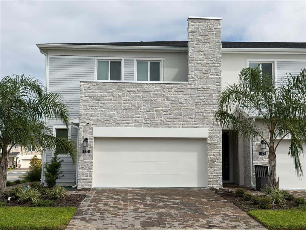 Townhouse in DAVENPORT