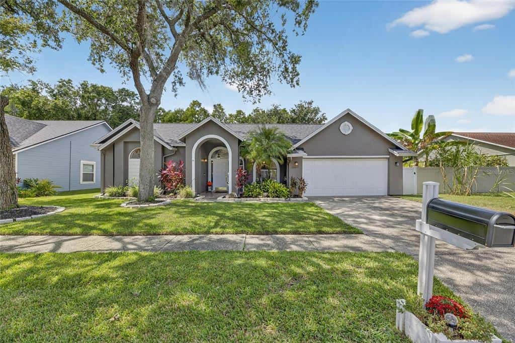 Single Family Residence in TAMPA