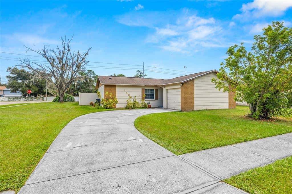 Single Family Residence in TAMPA