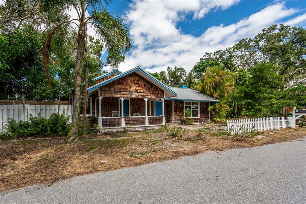 Single Family Residence in SARASOTA