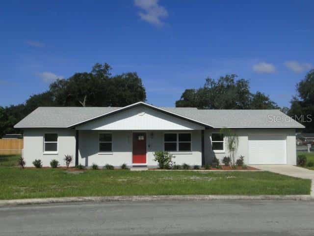 Single Family Residence in LAKELAND