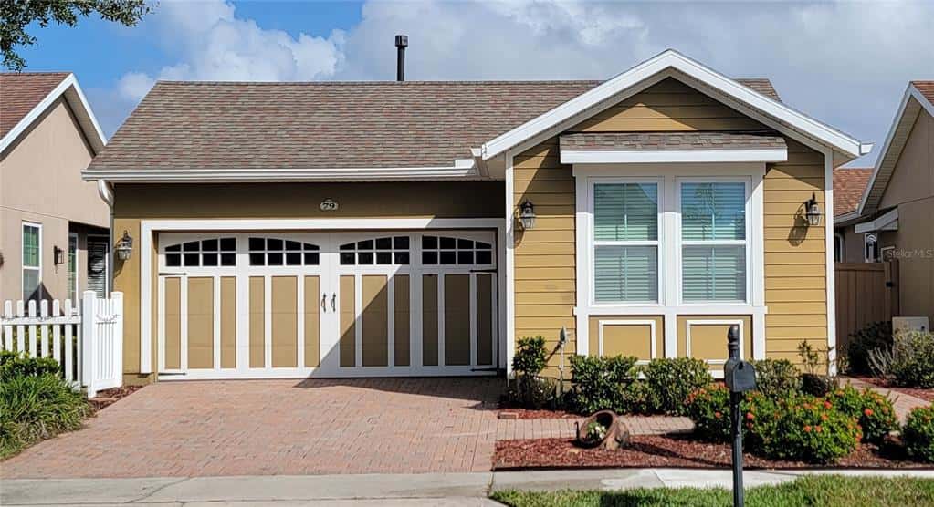Single Family Residence in GROVELAND