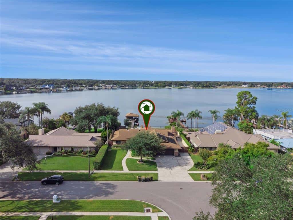 Single Family Residence in ORLANDO