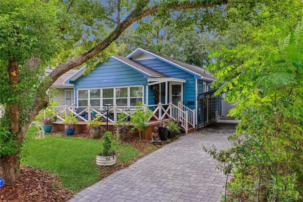 Single Family Residence in ORLANDO