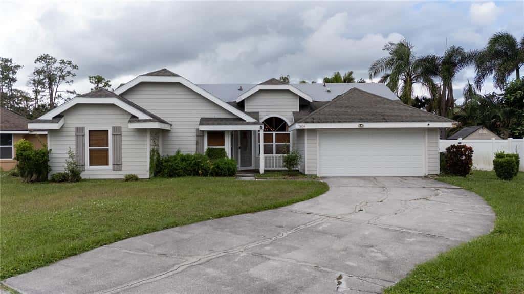Single Family Residence in SARASOTA