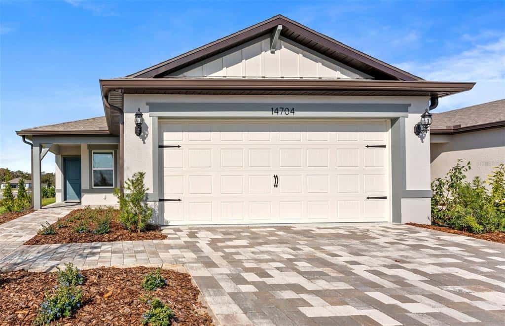 Single Family Residence in PARRISH