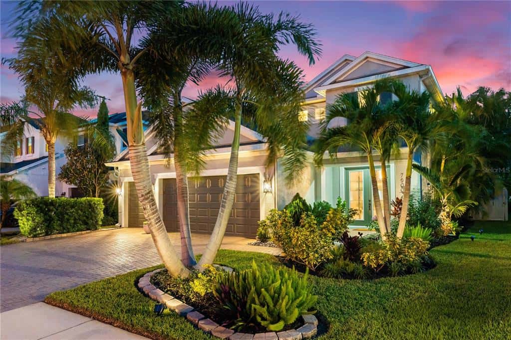 Single Family Residence in SARASOTA