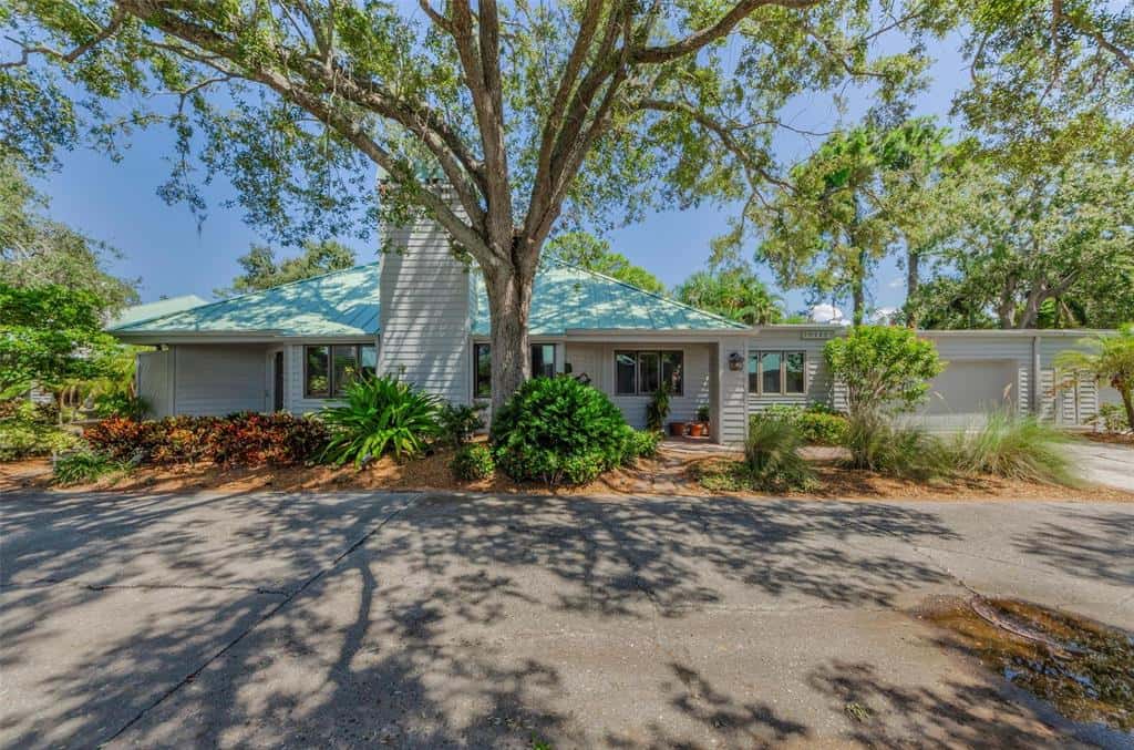 Single Family Residence in SEMINOLE