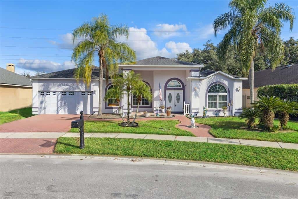 Single Family Residence in OVIEDO