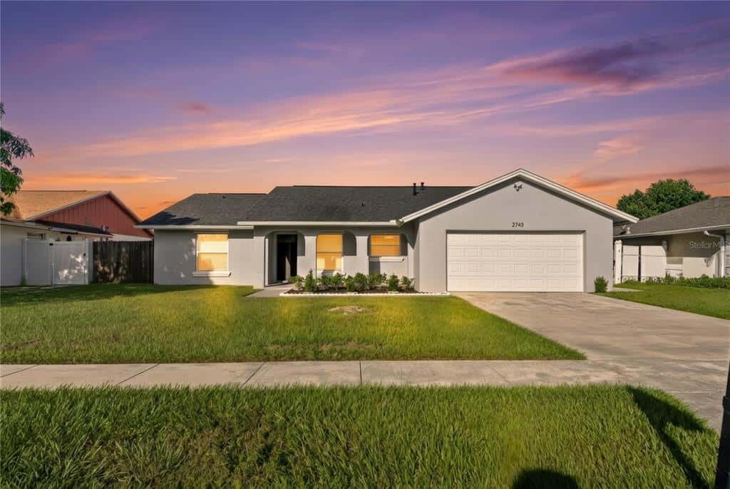 Single Family Residence in ORLANDO
