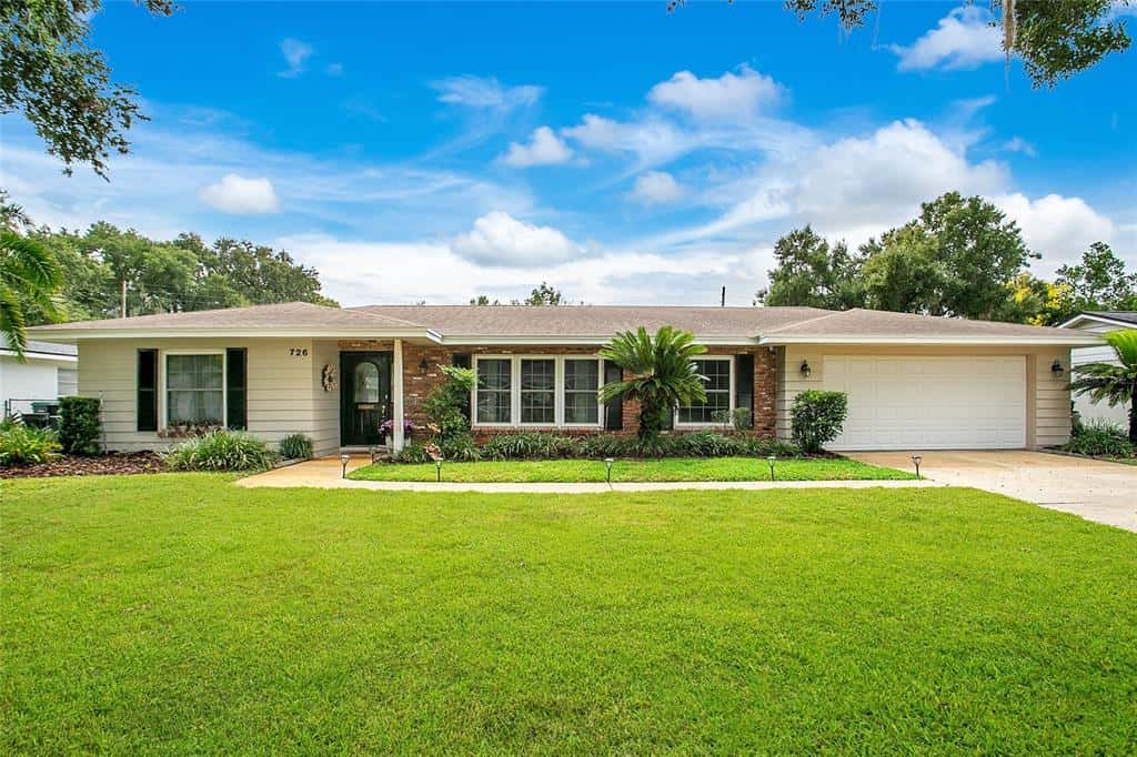 Single Family Residence in ORLANDO