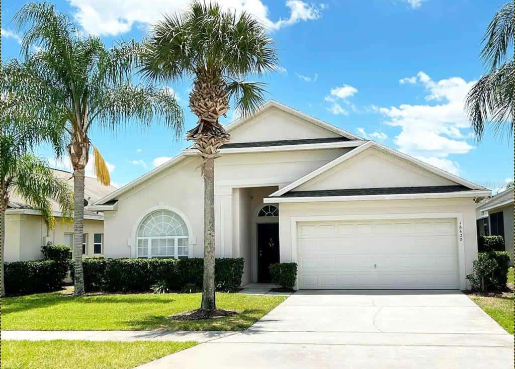 Single Family Residence in CLERMONT