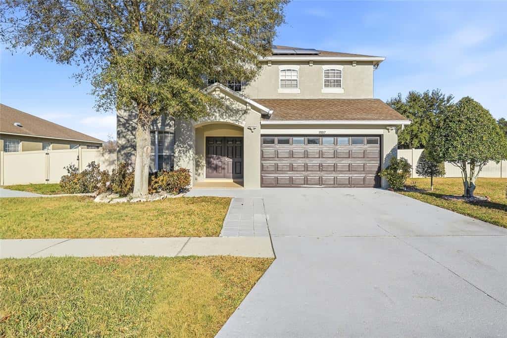 Single Family Residence in LAND O LAKES