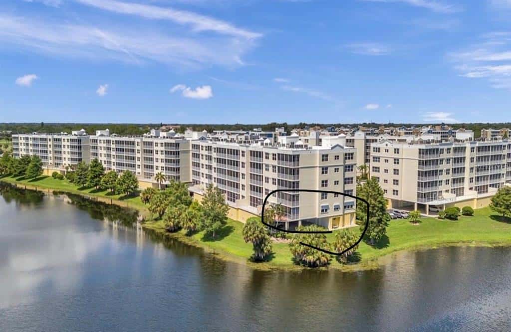 Condominium in LARGO