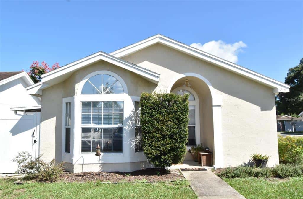 Single Family Residence in WINTER SPRINGS