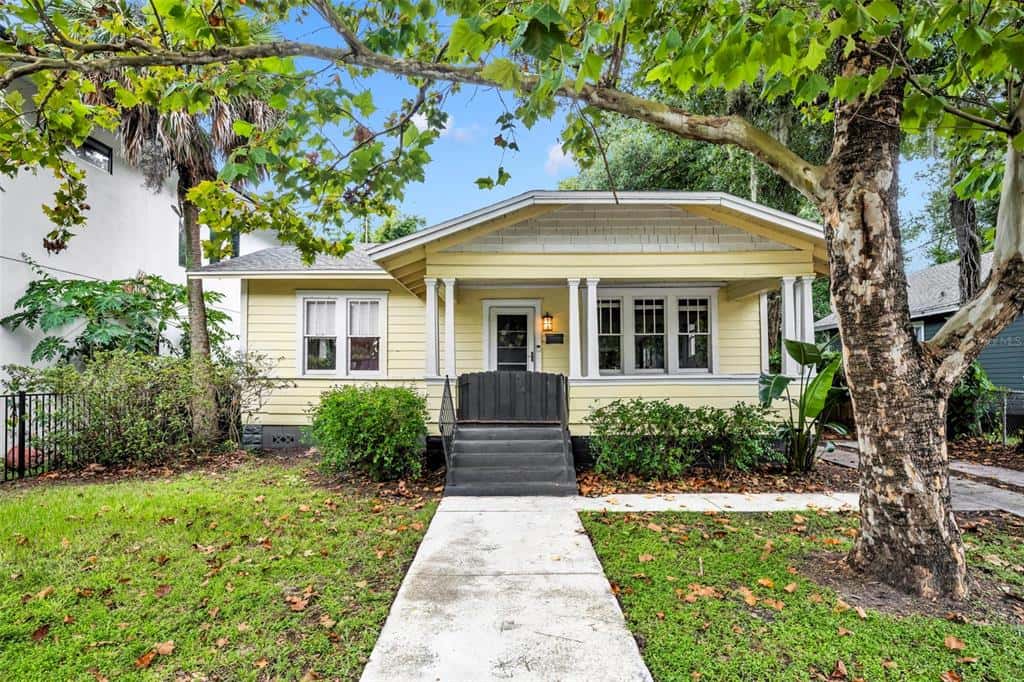 Single Family Residence in ORLANDO