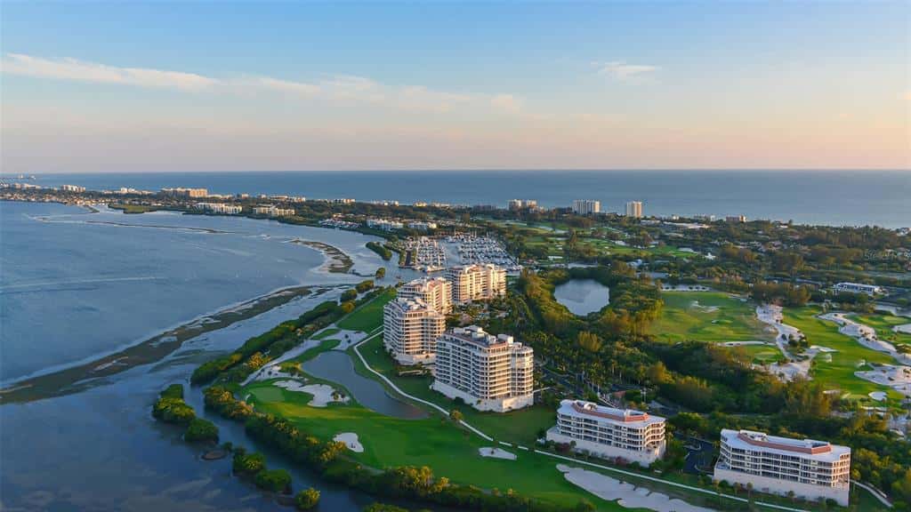 Condominium in LONGBOAT KEY