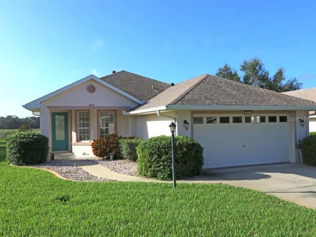 Single Family Residence in LEESBURG