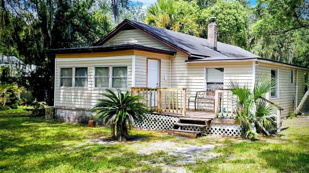Single Family Residence in UMATILLA
