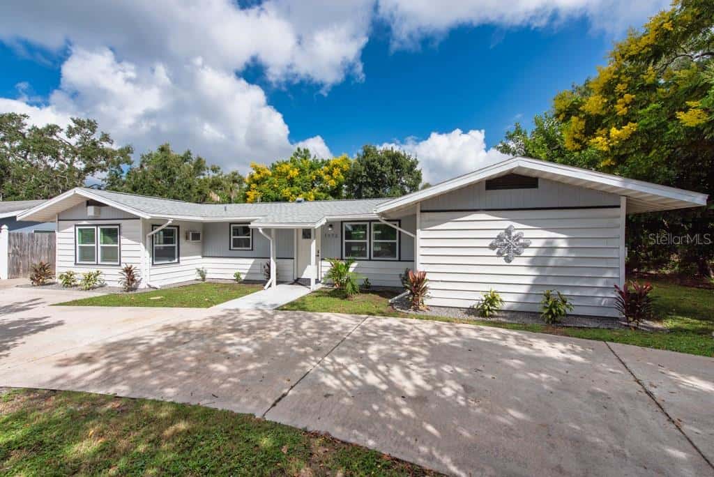 Single Family Residence in SARASOTA