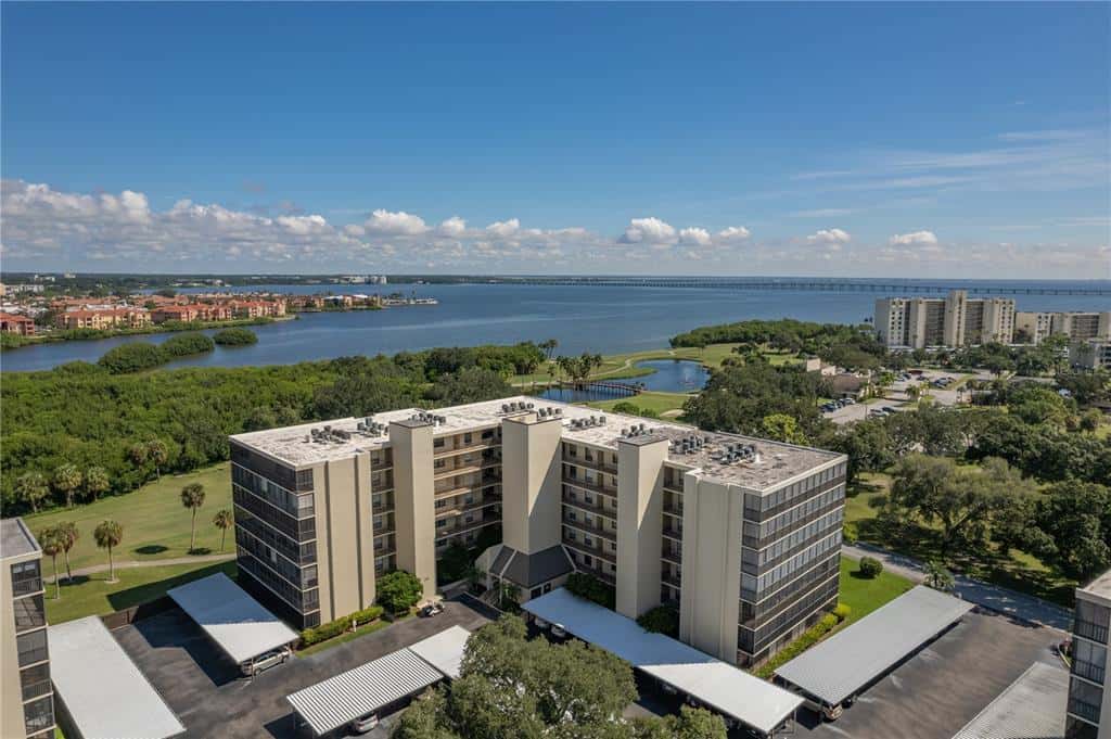 Condominium in CLEARWATER