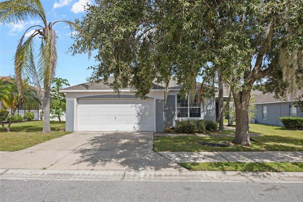 Single Family Residence in HAINES CITY