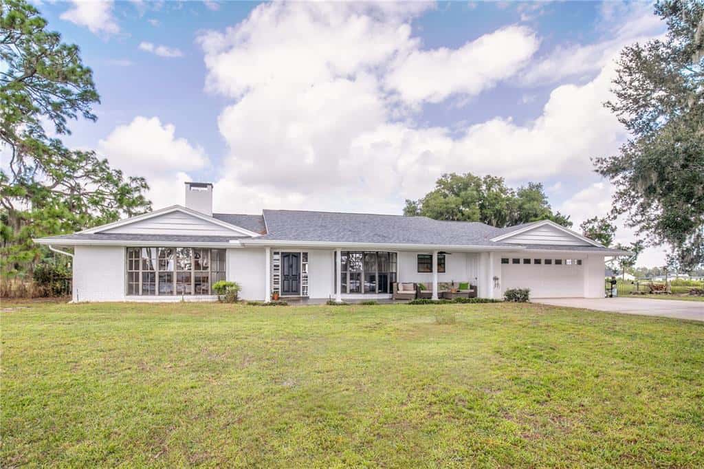 Single Family Residence in TAVARES
