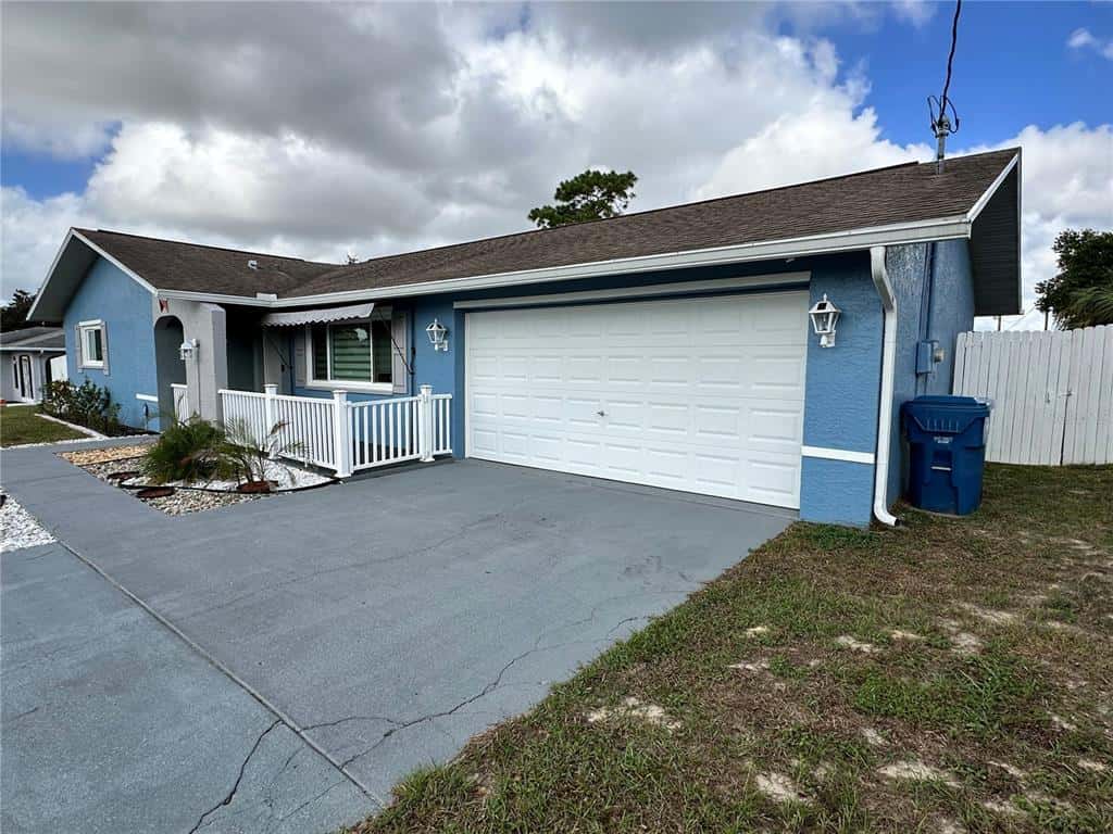 Single Family Residence in SPRING HILL